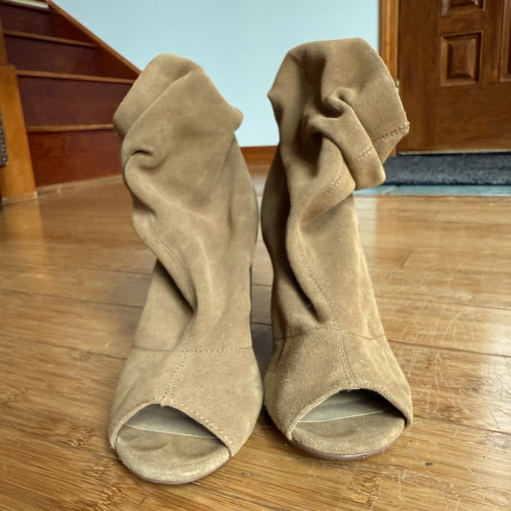 Chinese Laundry Tan Suede Heeled Boots